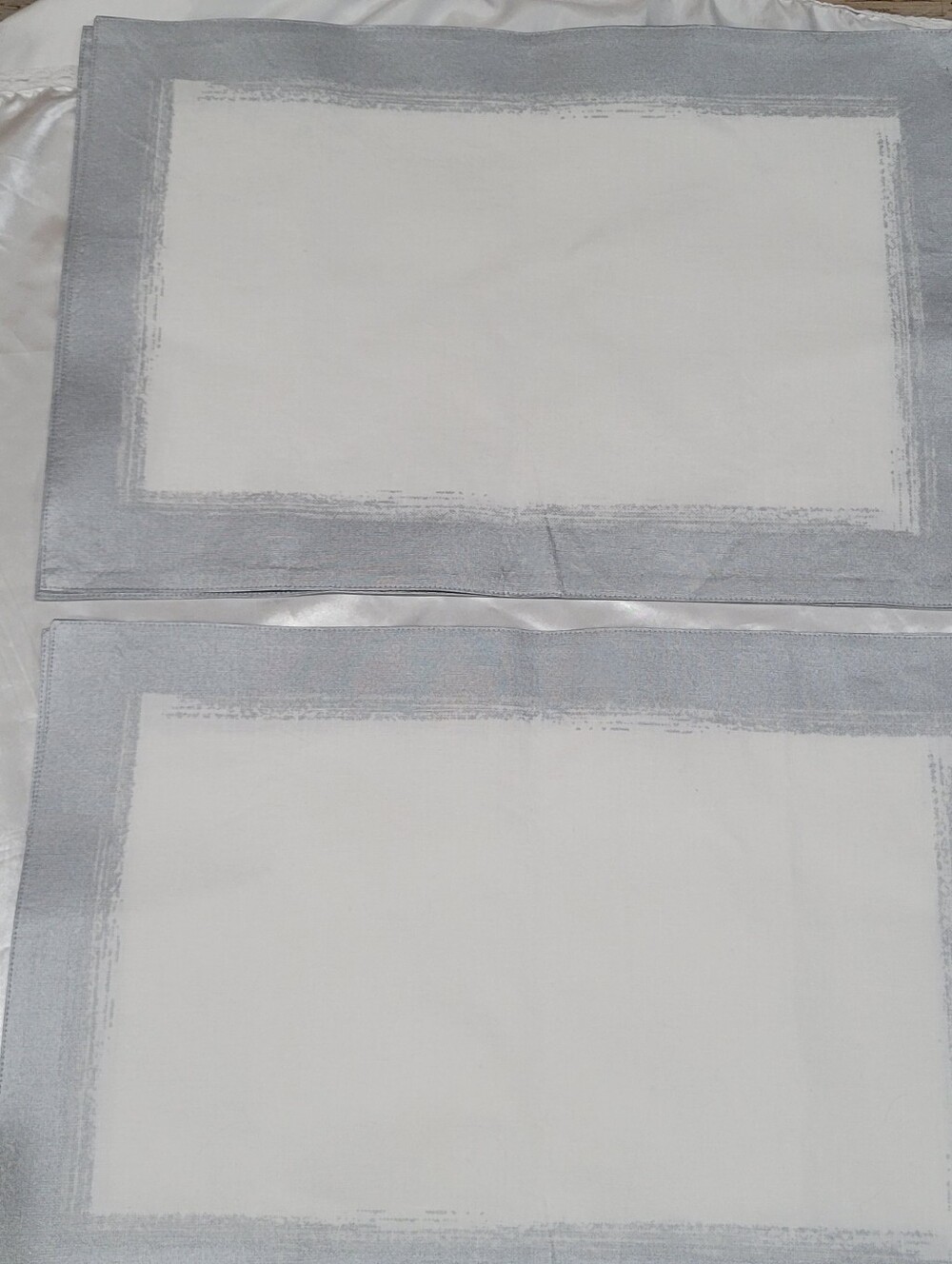 Villeroy & Boch Linen Brushstroke Placemats White Silver Set Of 4 EUC